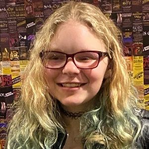 Meet your Posher, Cayla